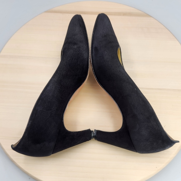Vintage Escada Suede Pumps 1980s Black Heels with Gold Bow and Gold Heart 6.5B - Picture 6 of 14